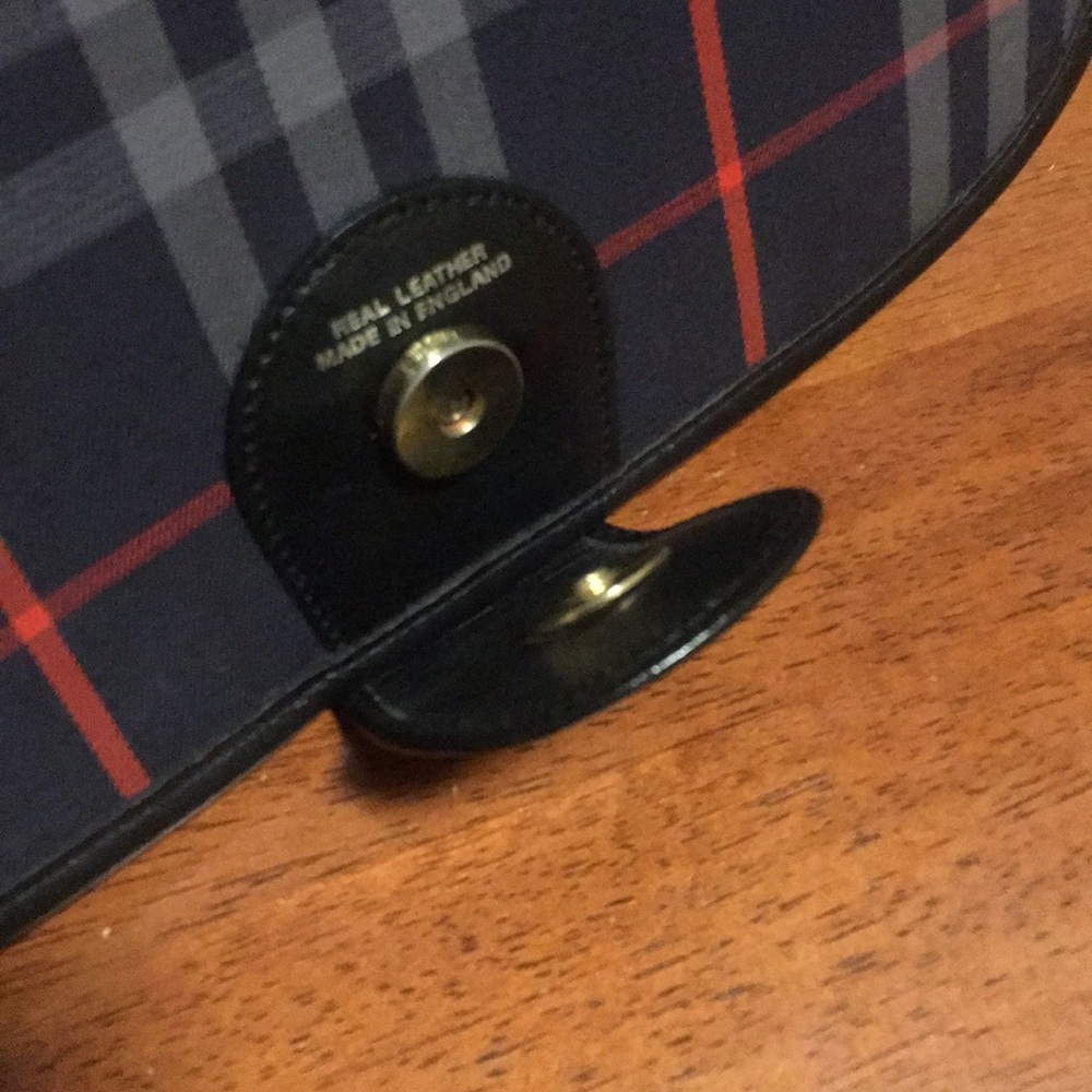 Burberry’s Lady’s shoulder bag - Picture 6 of 6